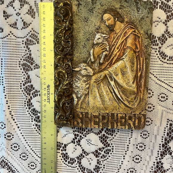 Vintage Shepherd Wall Plaque with Gold Accents - Picture 3 of 8